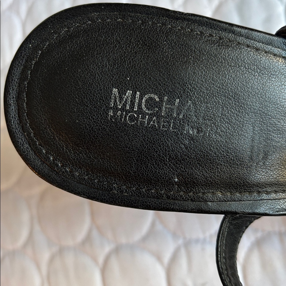 Michael Kors TORI Patent Leather Embellished Flower Block Heel Sandals 8.5 9 - Picture 9 of 9